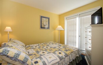 colonial acres resort