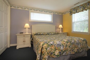 colonial acres resort