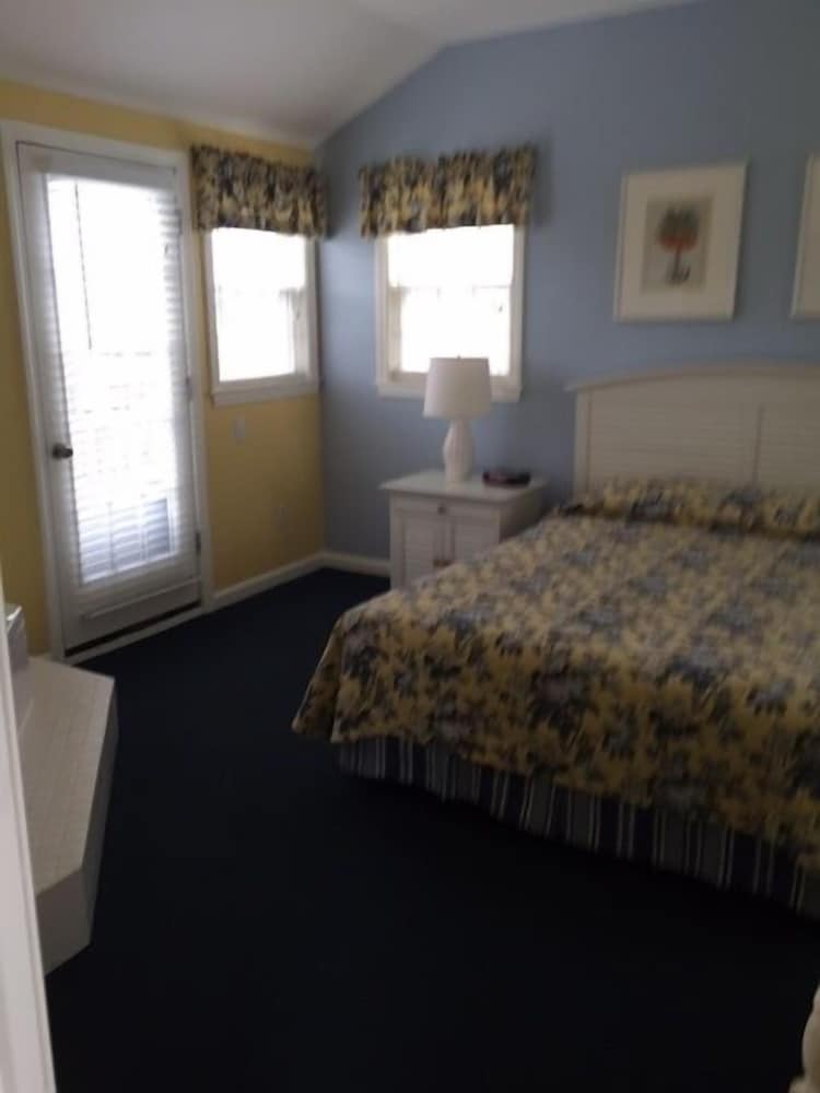 colonial acres resort