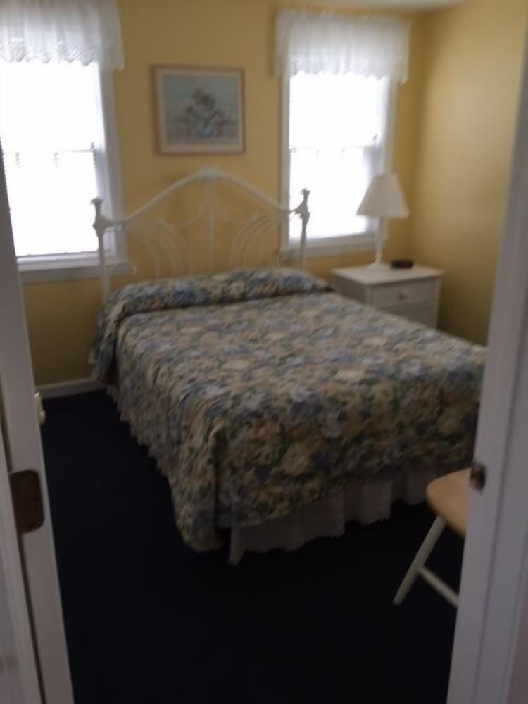 colonial acres resort