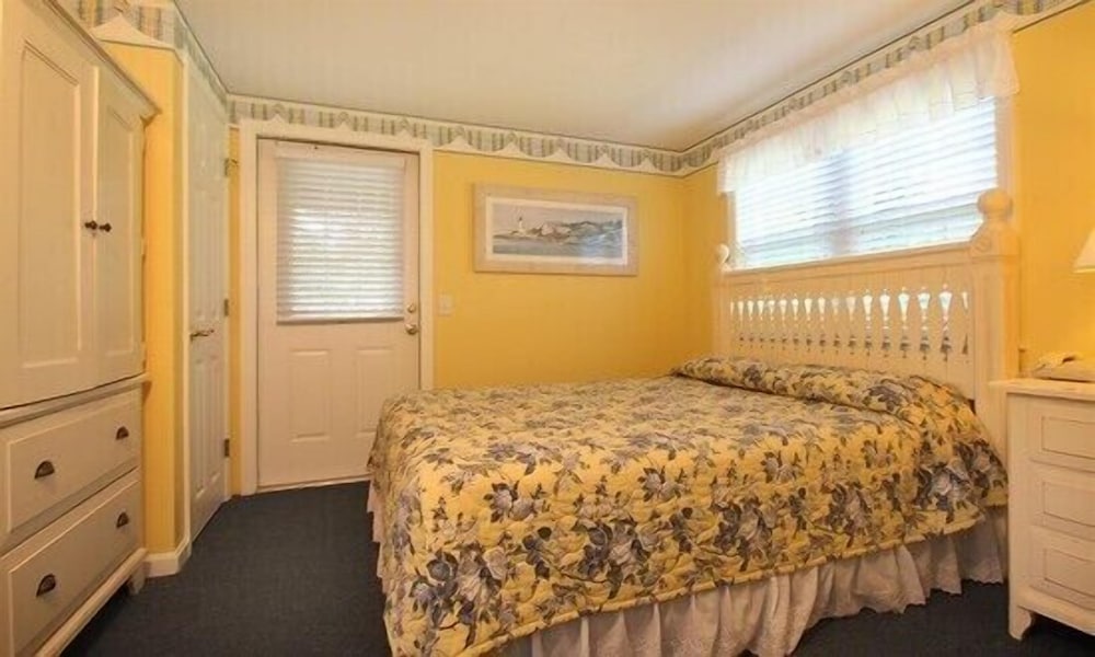 colonial acres resort