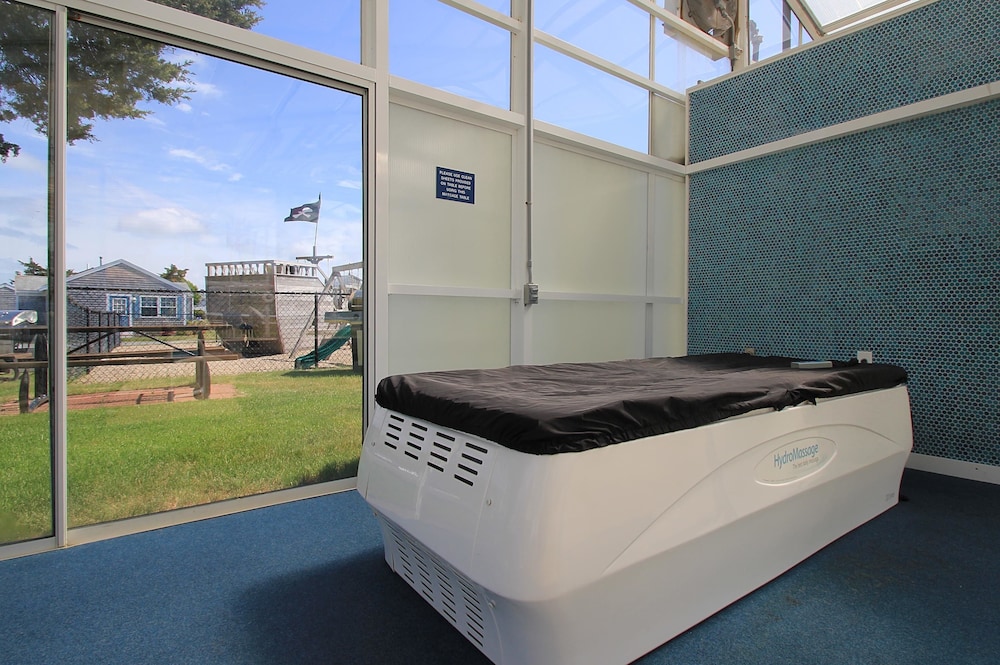 colonial acres resort