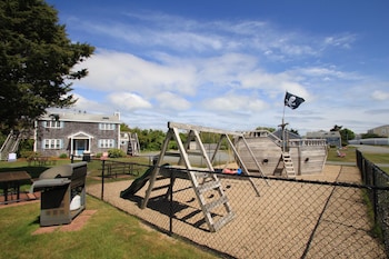 colonial acres resort