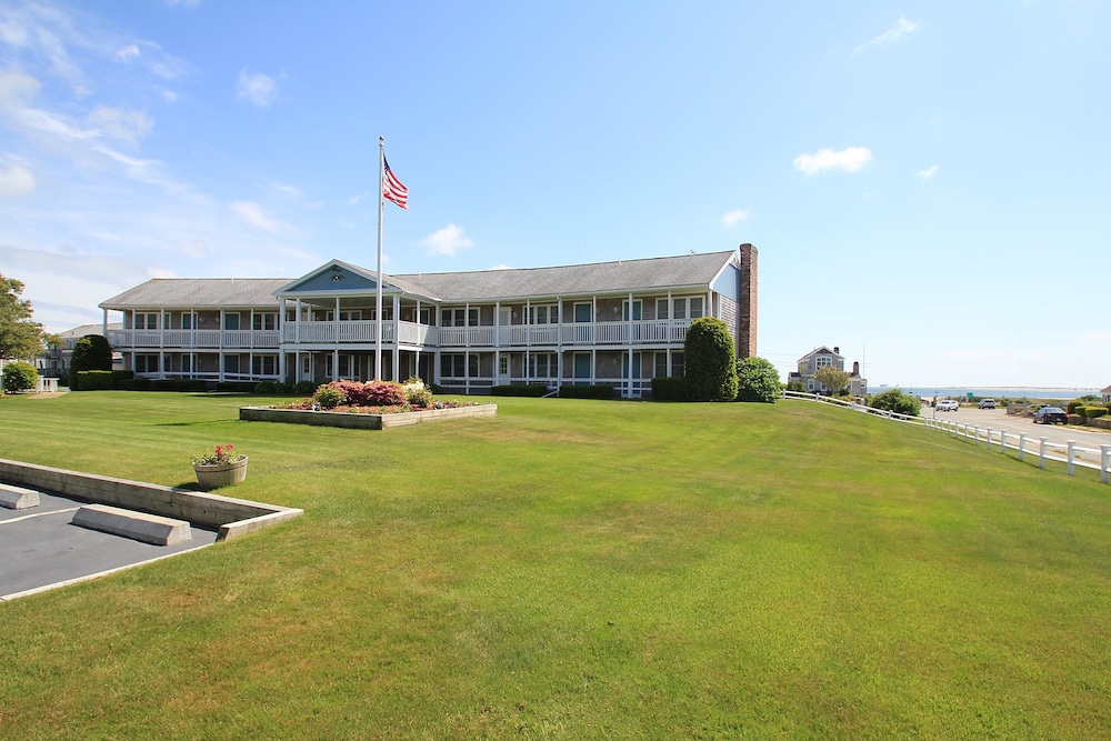 colonial acres resort