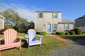 colonial acres resort