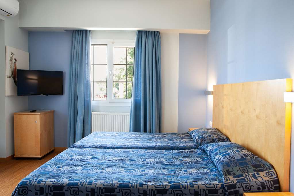 kronos hotel
