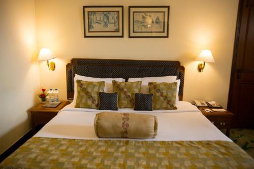 the peerless inn kolkata