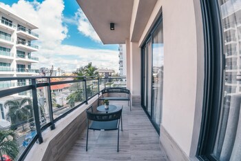 breakfast included at regatta living 302