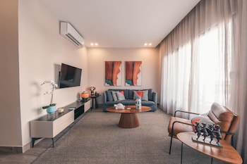 breakfast included at regatta living 302