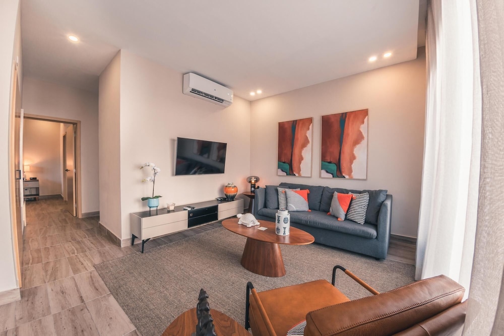 breakfast included at regatta living 302