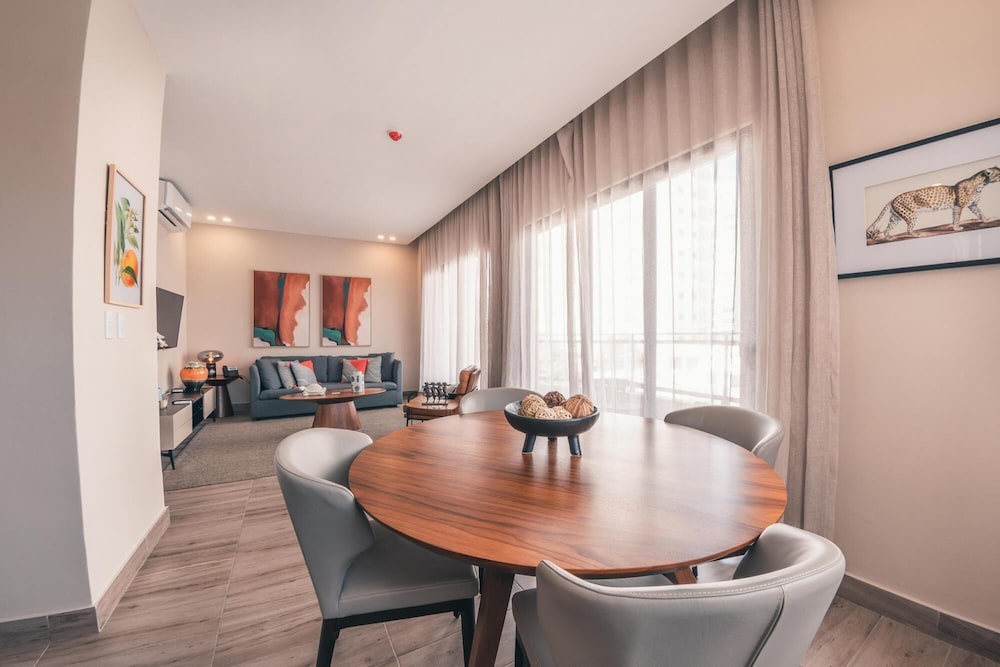 breakfast included at regatta living 302