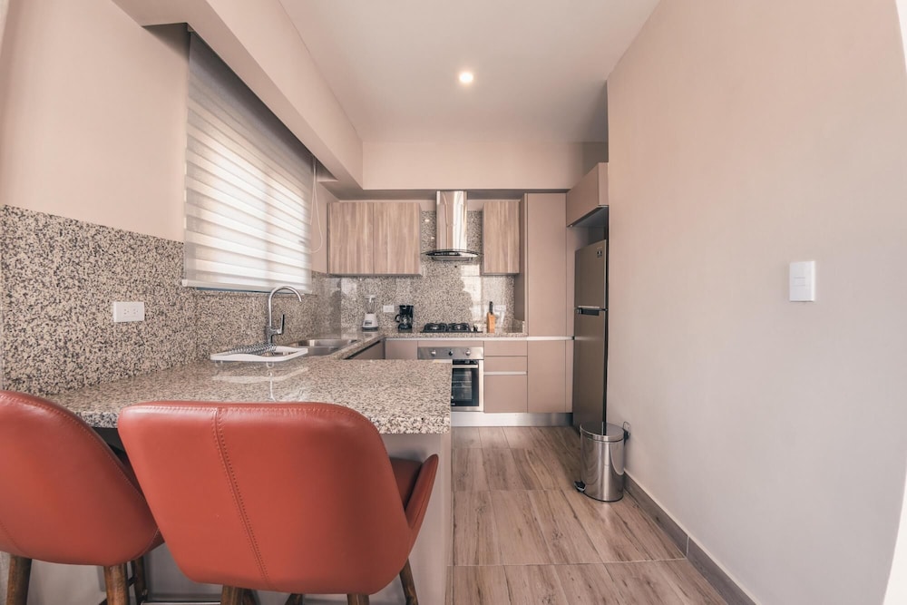 breakfast included at regatta living 302