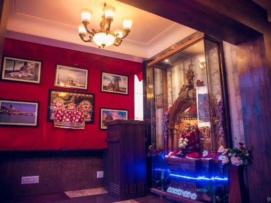 hotel sapphire international