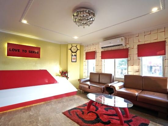 hotel sapphire international