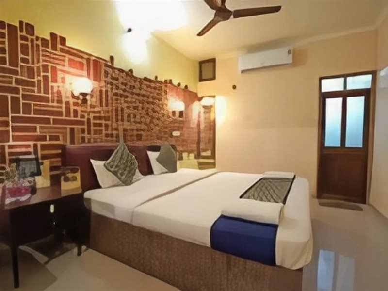 hotel sapphire international