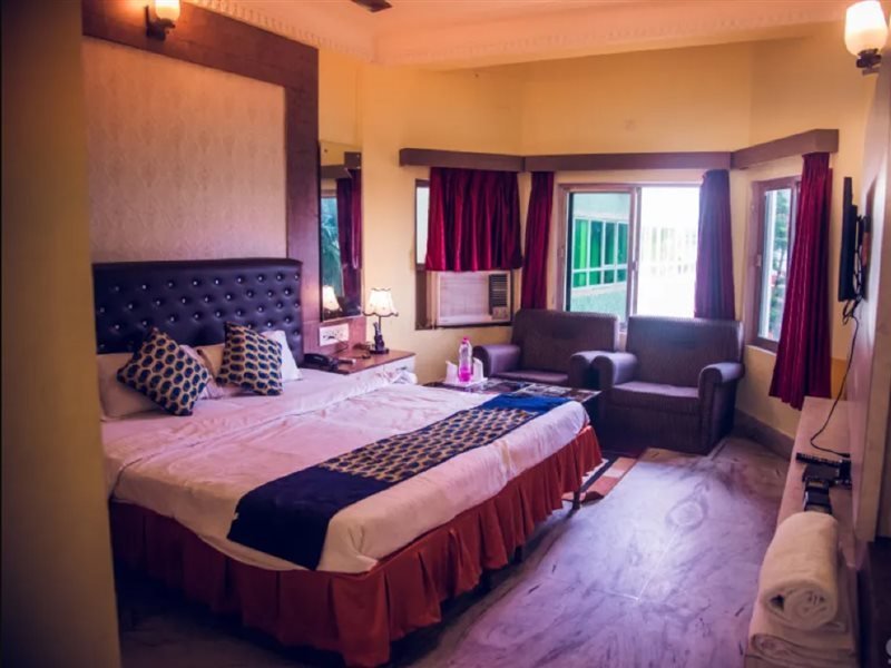 hotel sapphire international
