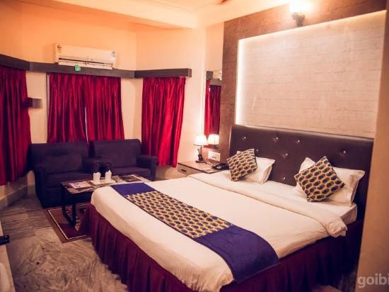 hotel sapphire international