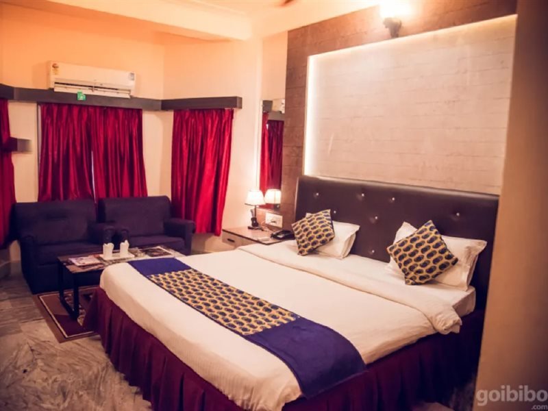 hotel sapphire international