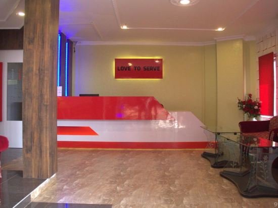 hotel sapphire international