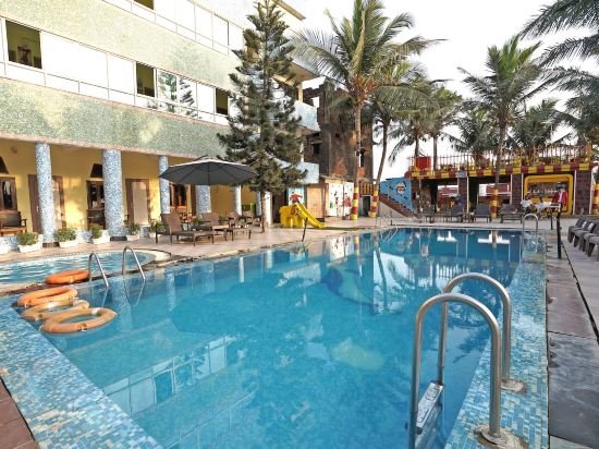 hotel sapphire international