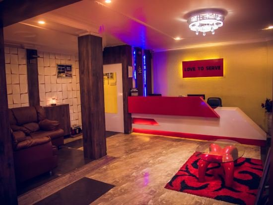 hotel sapphire international