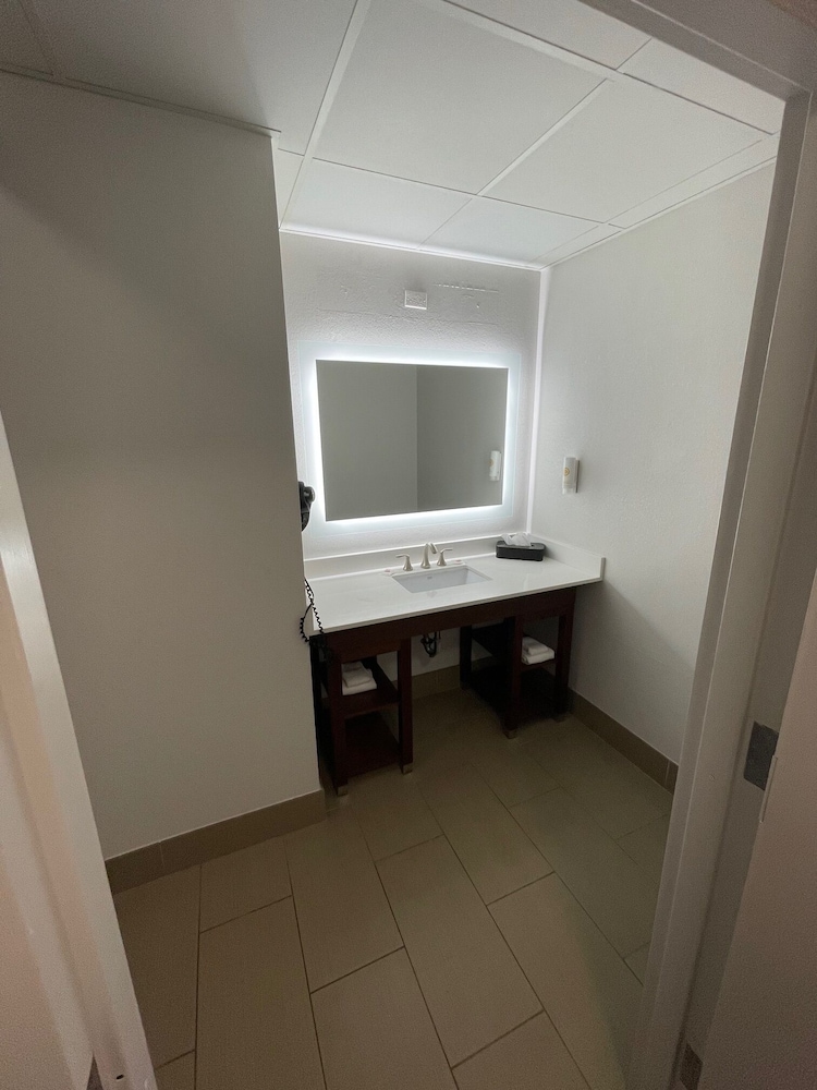 comfort suites