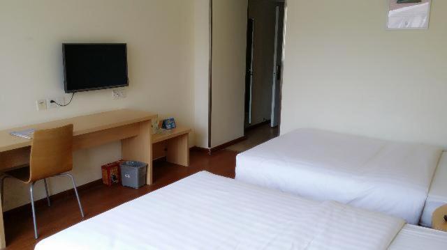 7 days inn zhengzhou renin road metro station daweicheng