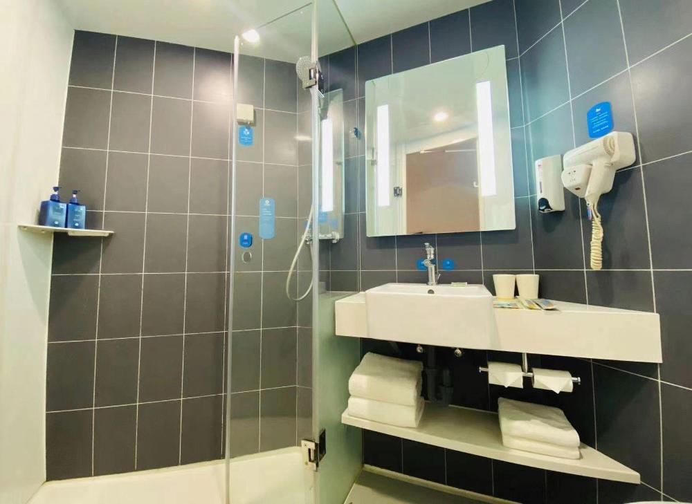 hanting hotel jinan quancheng square chaoshan street