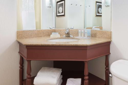 hampton inn danbury