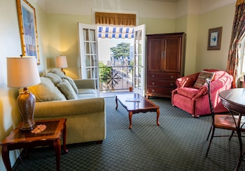 the hotel paisano