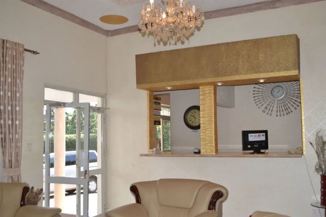 executive airport hotel