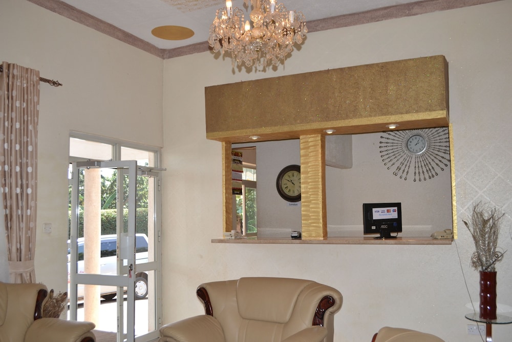 executive airport hotel