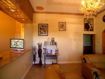 executive airport hotel