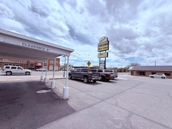 Tomahawk Motor Lodge By Oyo Riverton Us-26,United States Of America>>Riverton,2 star