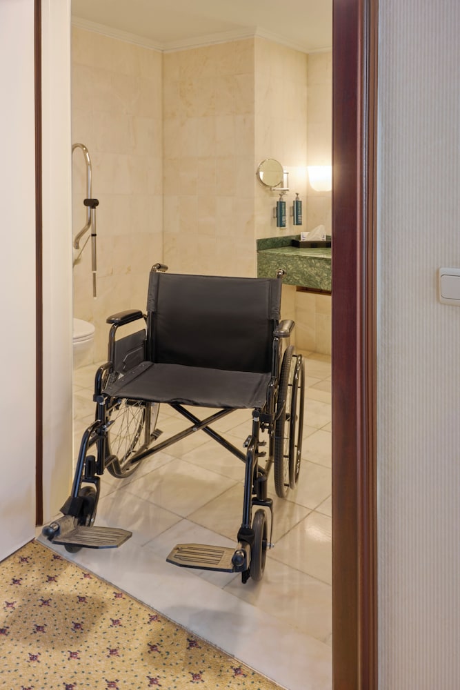 hilton antwerp old town