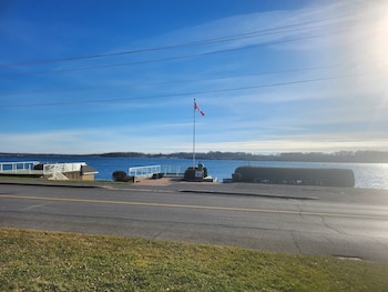 Monte Carlo Motel,,2 star