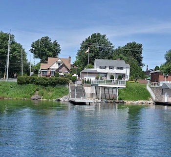 Monte Carlo Motel,,2 star