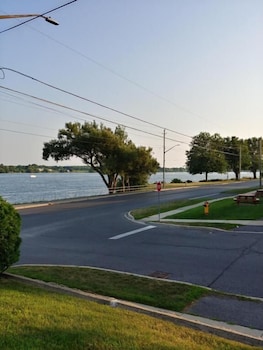 Monte Carlo Motel,,2 star