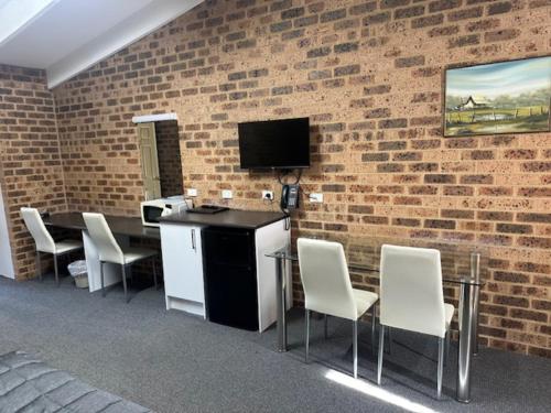 clock tower motor inn