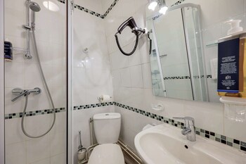 brit hotel and spa le roc au chien