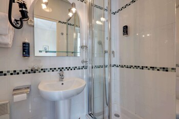 brit hotel and spa le roc au chien