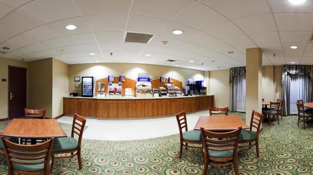 holiday inn express and suites pittsburgh west mif