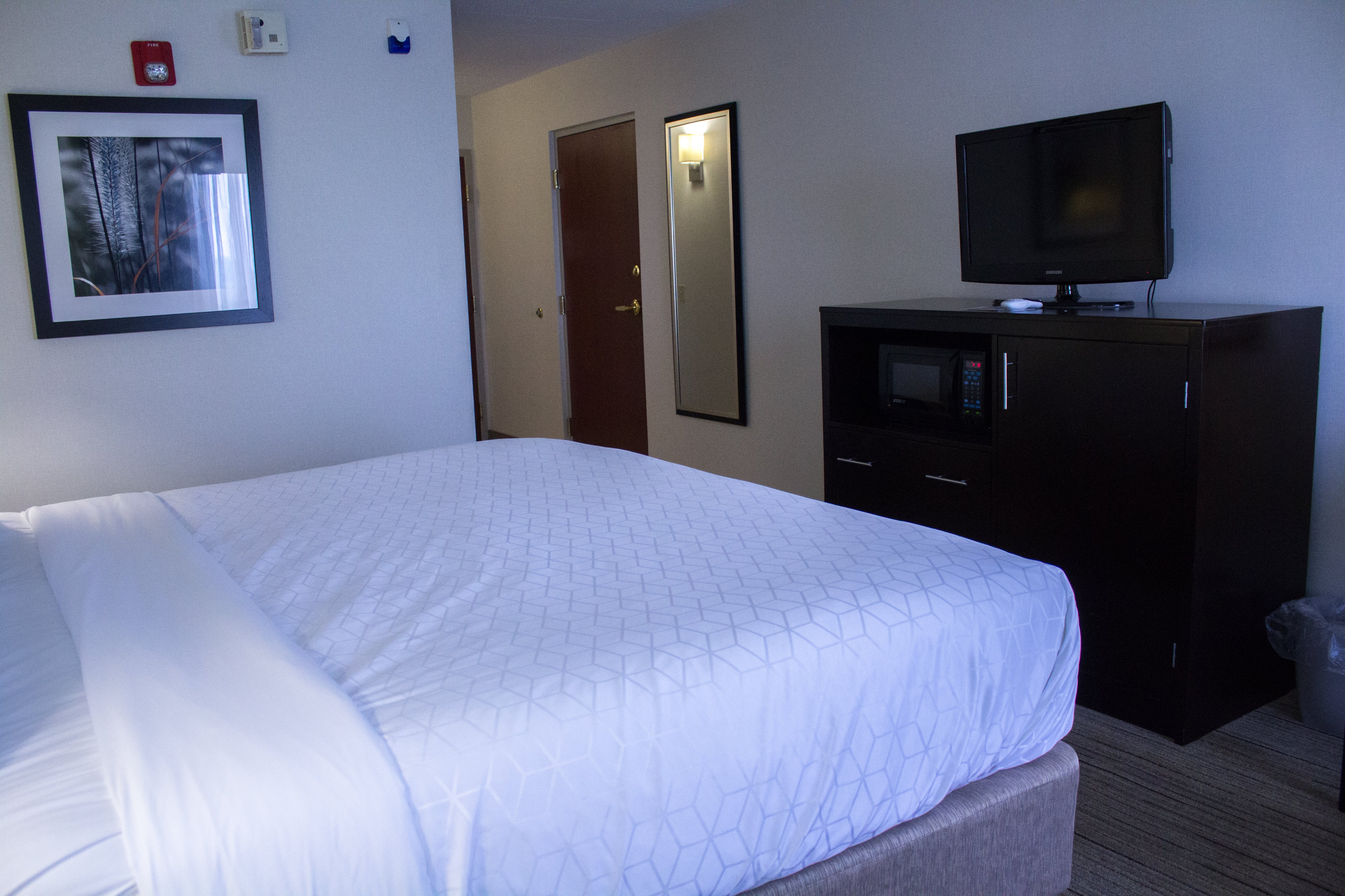 holiday inn express and suites pittsburgh west mif
