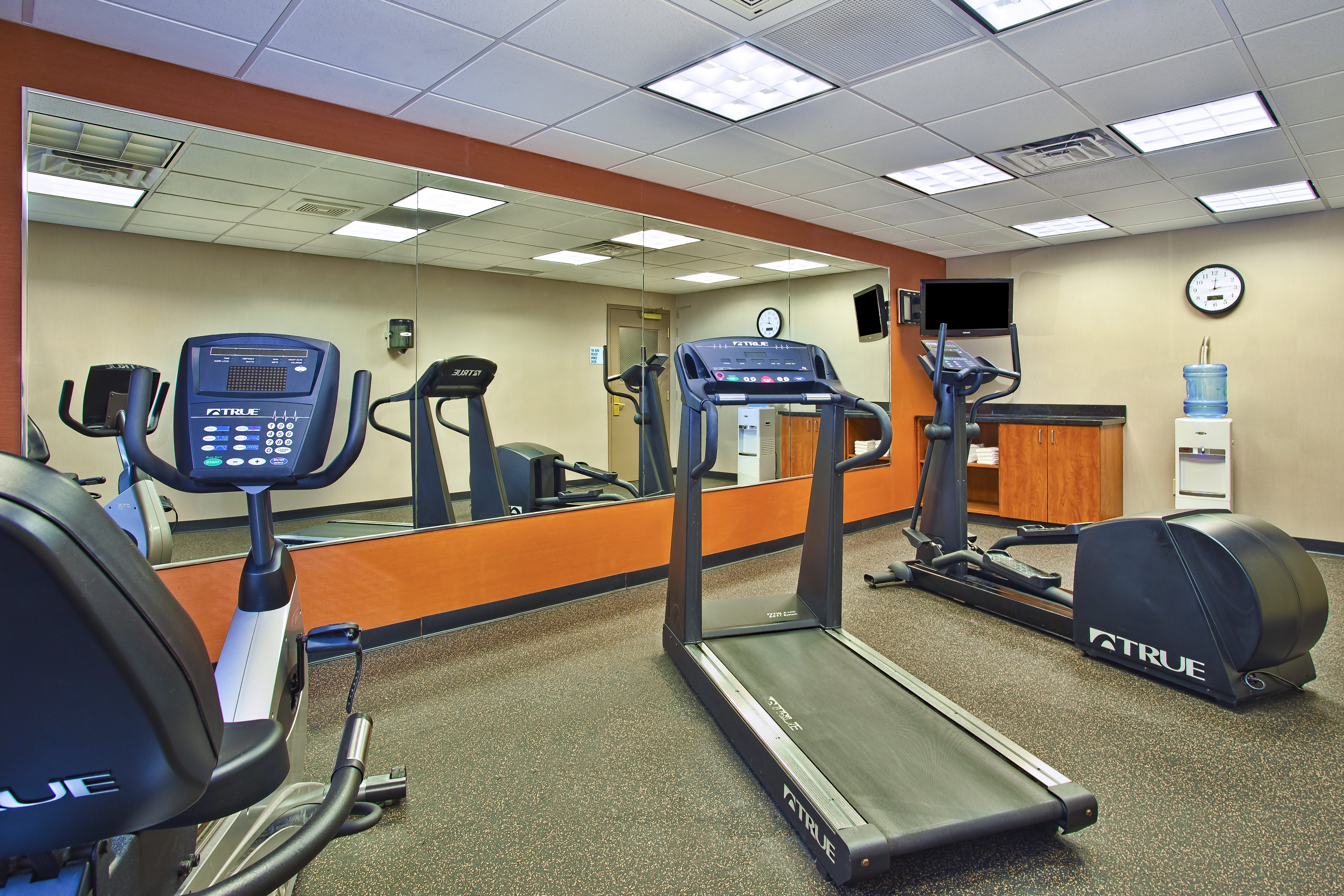 holiday inn express and suites pittsburgh west mif