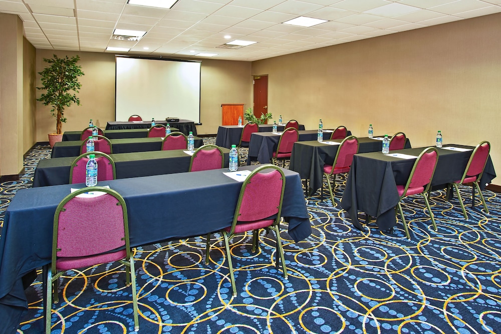 holiday inn express and suites pittsburgh west mif