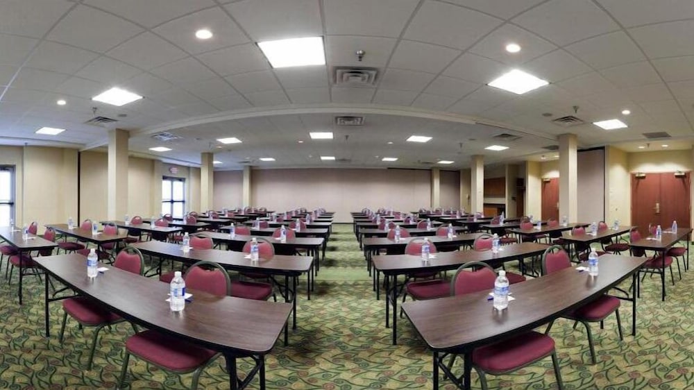 holiday inn express and suites pittsburgh west mif