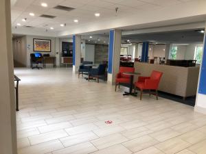 holiday inn express and suites pittsburgh west mif