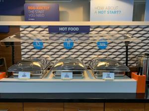 holiday inn express and suites pittsburgh west mif