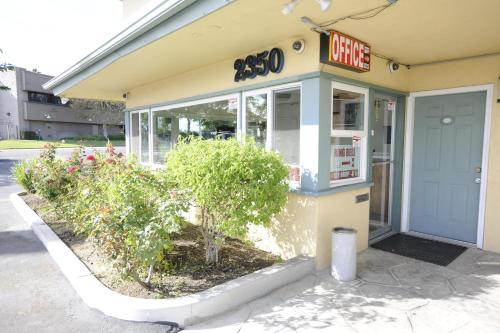 victoria motel