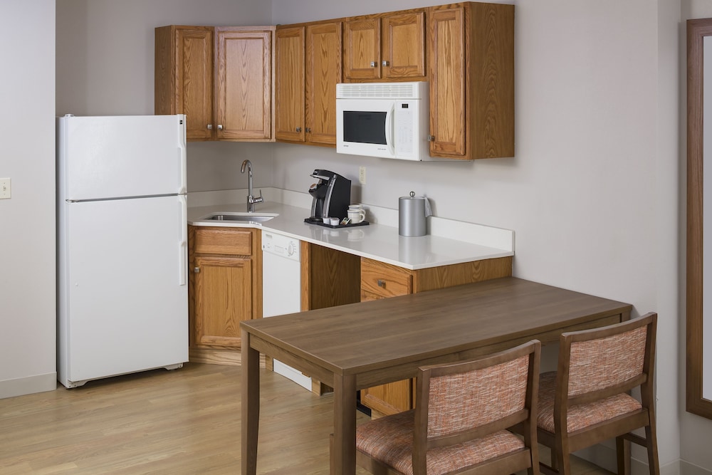 holiday inn express and suites white river junction